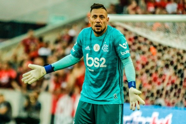 Diego Alves tem sido criticado no Flamengo (Foto: Gabriel Machado/AGIF)