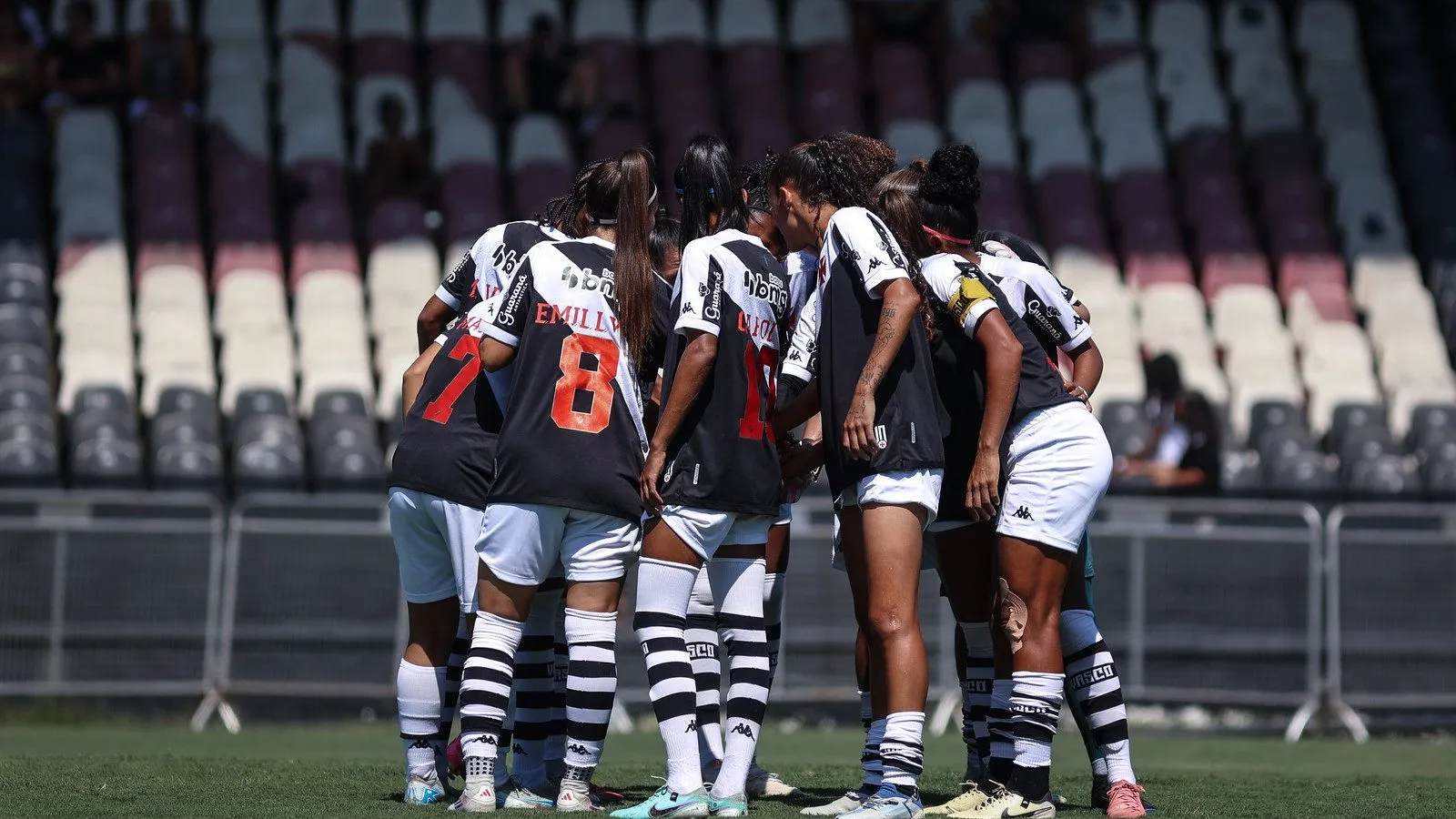 Time feminino do Vasco em campo