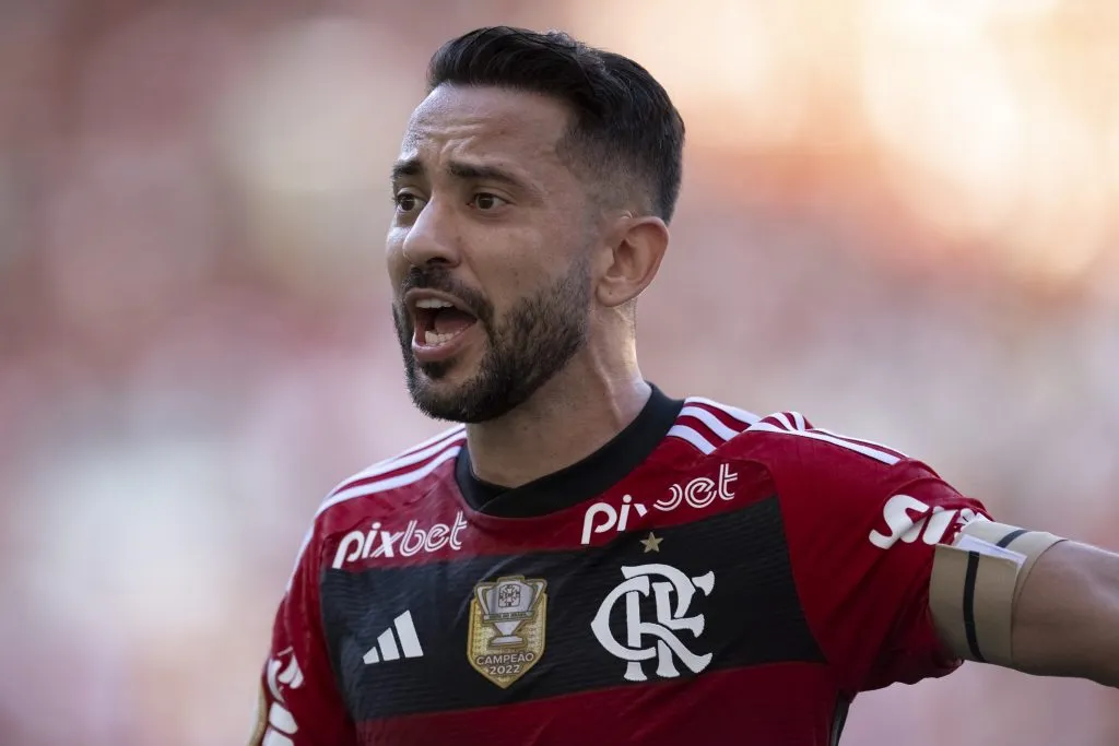 RJ – RIO DE JANEIRO – 16/04/2023 – BRASILEIRO A 2023, FLAMENGO X CORITIBA – Everton Ribeiro jogador do Flamengo durante partida contra o Coritiba no estadio Maracana pelo campeonato BRASILEIRO A 2023. Foto: Jorge Rodrigues/AGIF