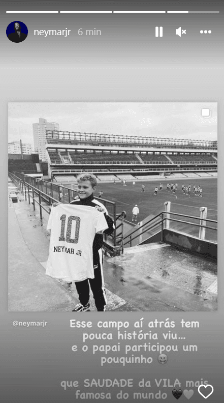 Filho de Neymar esteve na Vila Belmiro e o atacante aproveitou para lembrar os bons momentos que teve dentro do Estádio. Foto: Reprodução/ Instagram/ Neymar