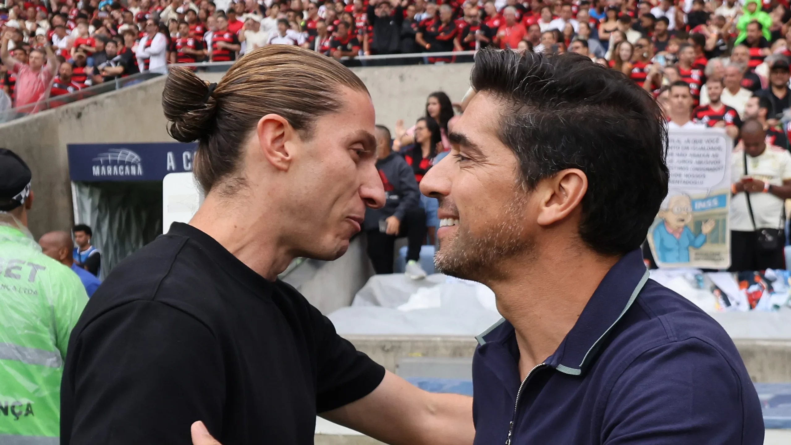 Filipe Luís e Abel Ferreira - Foto: Wagner Meier/Getty Images