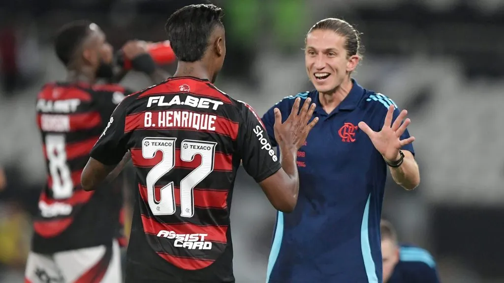  Bruno Henrique jogador do Flamengo comemora seu gol com Filipe Luís tecnico da sua equipe durante partida contra o Vasco no estádio Engenhão pelo campeonato Carioca 2025. Foto: Thiago Ribeiro/AGIF