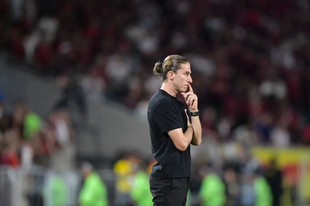Filipe Luis durante a partida contra o Cruzeiro. Foto: Thiago Ribeiro/AGIF