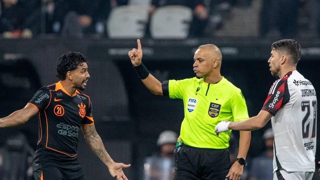 Wilton Pereira Sampaio durante partida entre Corinthians e Flamengo no estadio Arena Corinthians pelo campeonato Brasileiro A 2025.
