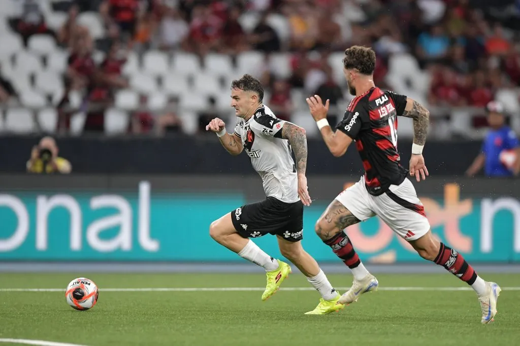 Léo Pereira no clássico contra o Vasco. Foto: Thiago Ribeiro/AGIF
