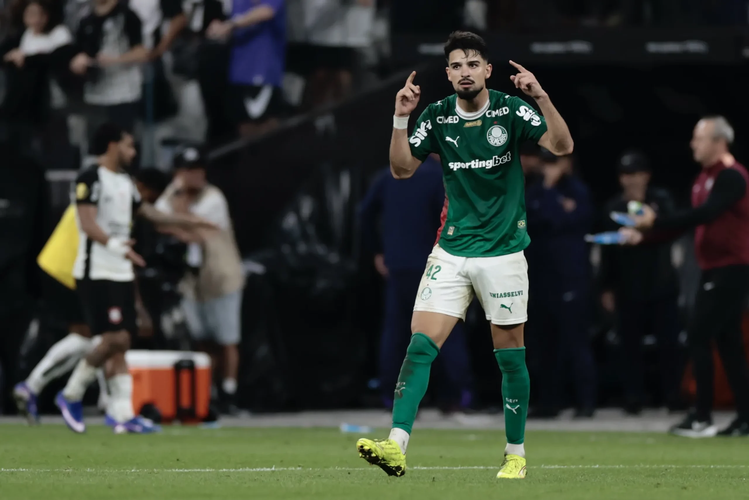Flaco López comemora seu gol no clássico contra o Corinthians. Foto: Marcello Zambrana/AGIF