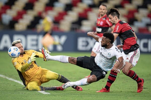 Diego Alves tentou, mas não pode impedir a derrota do Flamengo