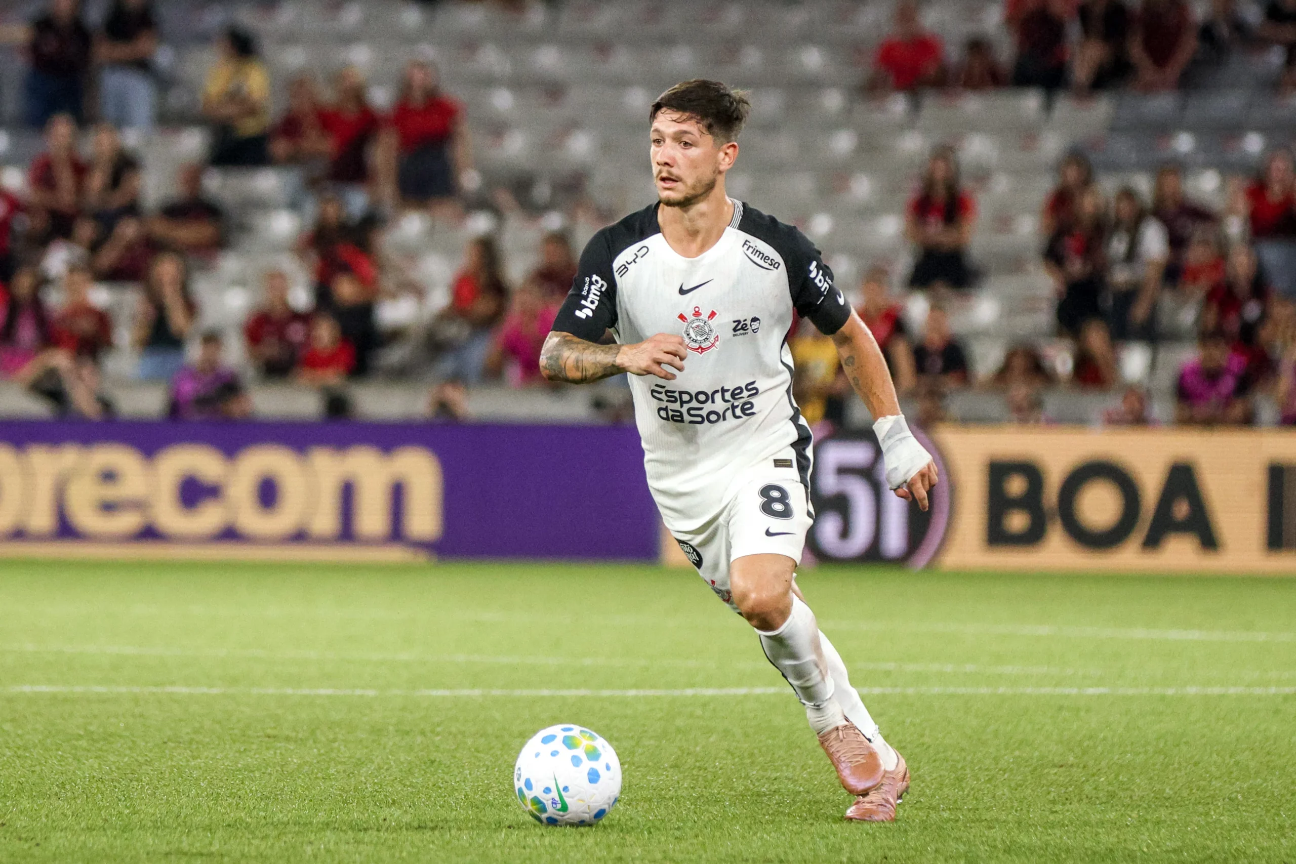 Garro durante partida pelo Corinthians. Foto: Robson Mafra/AGIF