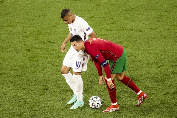 (Photo by Dmitriy Golubovich/Anadolu Agency via Getty Images) PSG elege compheiro de Cristiano Ronaldo para substituir Mbappé