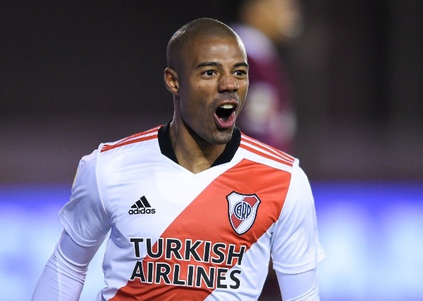 Foto: Marcelo Endelli/Getty Images – De La Cruz tem interesse também do Santos após entrave em renovação com o River
