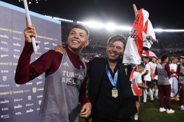 Foto: Rodrigo Valle/Getty Images/ Gallardo comemorando o título do Campeonato Argentino. 
