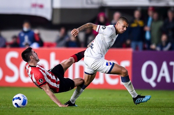 Getty Images/Marcelo Endelli – Léo Coelho vai jogar no Peñarol