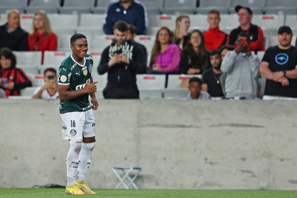 Heuler Andrey/Getty Images – Endrick comemora gol do Palmeiras no Athletico