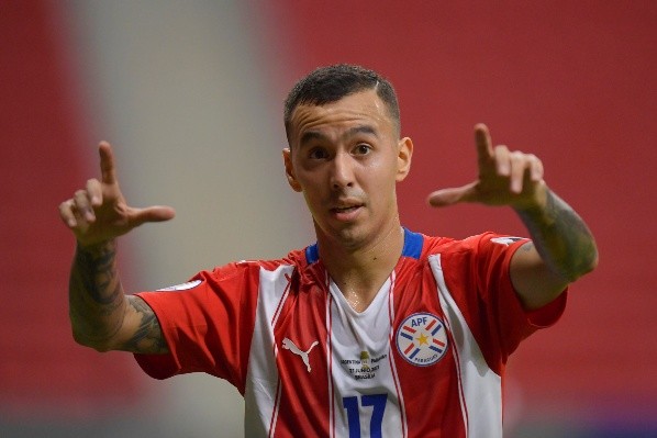 Foto: Pedro Vilela/Getty Images – Kaku Romero vem sendo convocado pela seleção do Paraguai, a mesma de Gómez