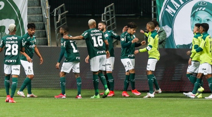 Jogadores do Palmeiras comemoram gol (Foto: Getty Images)