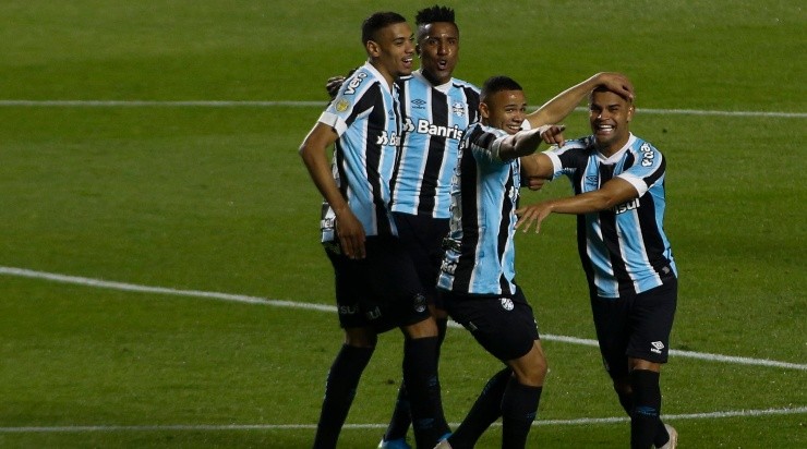 Comemoração dos jogadores do Grêmio (Foto: Getty Images)