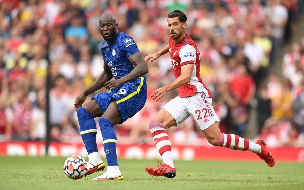 Marí com a camisa do Arsenal