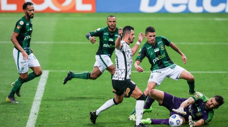 Jogadores do América-MG, em campo pelo Campeonato Brasileiro (Foto: Getty Images)