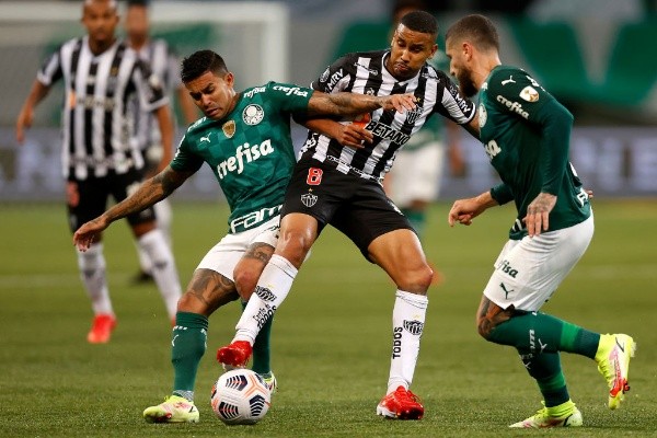 Palmeiras x Atlético-MG se enfrentando pelo primeiro jogo da Copa Libertadores. (Foto: Getty Images)