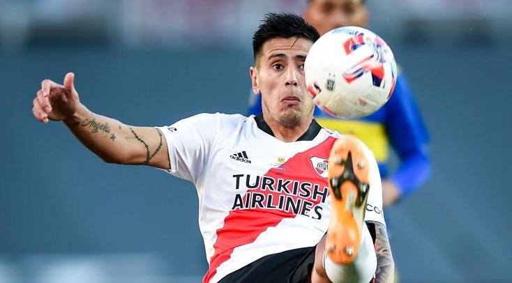 Foto: Marcelo Endelli/Getty Images – Angileri não teve seu contrato renovado em Buenos Aires e está livre no mercado