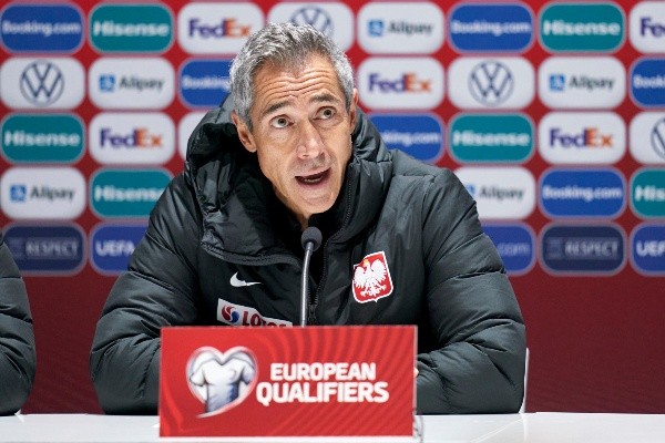 Foto: Pedro Salado/Quality Sport Images/Getty Images – Paulo Sousa ouviu poucas e boas de Podolski ao deixar seleção da Polônia