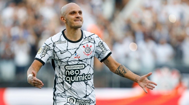 Fábio Santos marcou o gol da vitória do Corinthians sobre o Athletico (Foto: Getty Images)