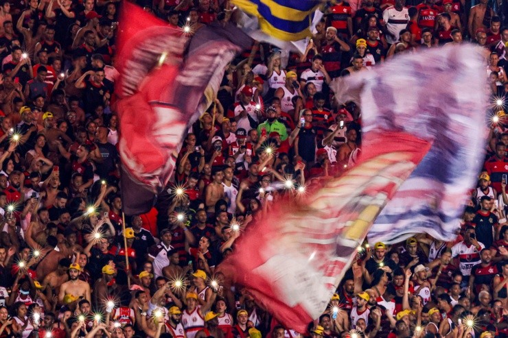  Buda Mendes/Getty Images - Torcedores do Flamengo festejando no Maracanã