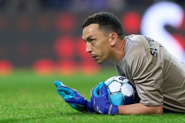 Foto:Jose Manuel Alvarez/Quality Sport Images/Getty Images – Goleiro Marchesín estaria sendo ventilado novamente no Flamengo
