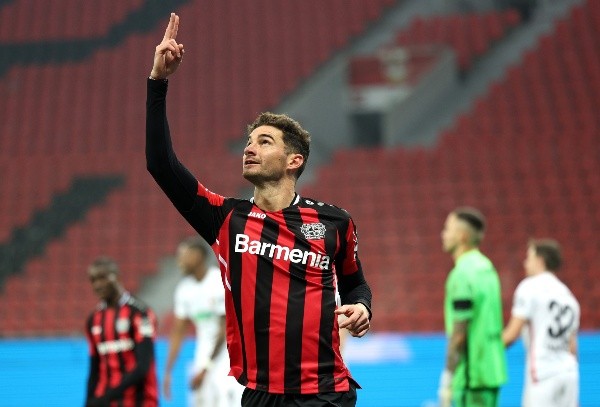Foto: Lars Baron/Getty Images – Alario manifestou seu desejo de vir ao Palmeiras, mas negócio não vingou