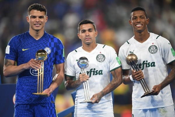  Michael Regan - FIFA/FIFA via Getty Images/ Danilo ganhou o prêmio de terceiro melhor jogador do Mundial de Clubes. 