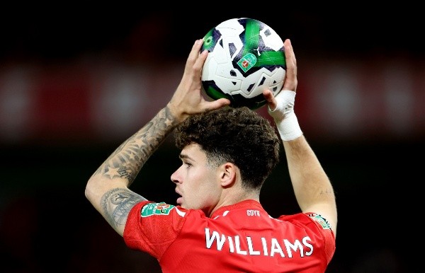 Getty Images/Catherine Ivill – Neco Williams defende o País de Gales