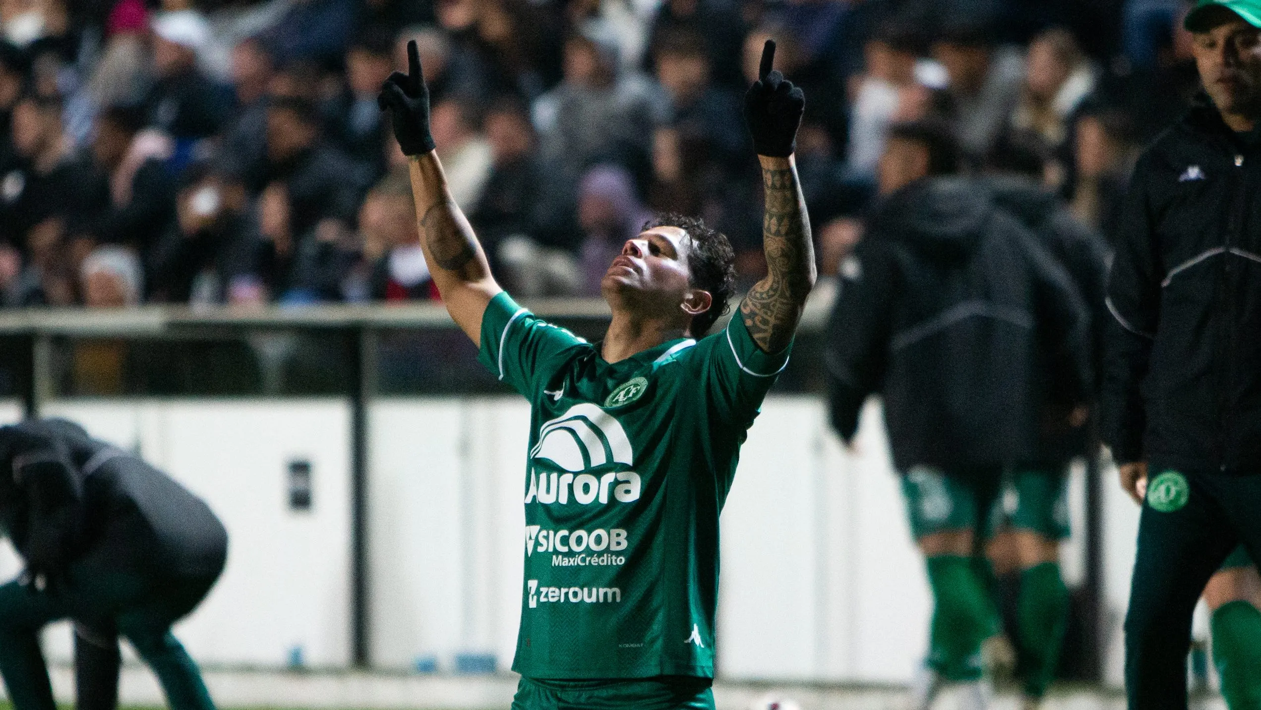 Giovanni Augusto  jogador do Chapecoense comemora seu gol durante partida contra o Operario no estadio Germano Kruger pelo campeonato Brasileiro B 2025. Foto: Giovani Baccin/AGIF