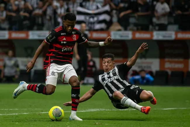 Plata, do Flamengo, durante partida contra o Atletico na Arena MRV pela Copa Do Brasil 2024. Foto: Fernando Moreno / AGIF