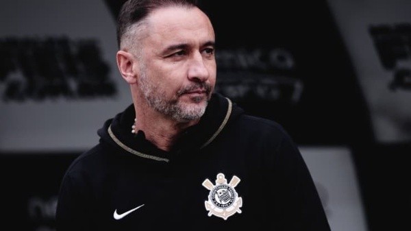 Ettore Chiereguini/AGI/ Willian, Du Queiroz  e +7; Vítor Pereira tem dúvidas para o duelo importante contra o Boca Juniors. 