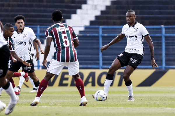 Richard Caimmy com a camisa do Corinthians - Foto: Divulgação/Corinthians