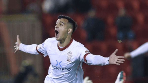 Franco Cristaldo é camisa 10 do Huracán (Foto: Divulgação/Huracán)