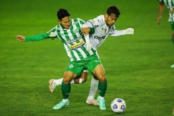 Pedro H. Tesch/AGIF/ Chico foi um dos jogadores que renovaram com o Juventude para 2022.