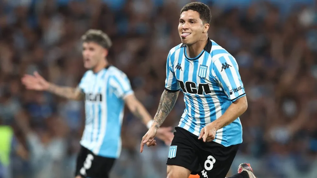 Juan Quintero comemorando gol pelo Racing. Foto:   ALEJANDRO PAGNI