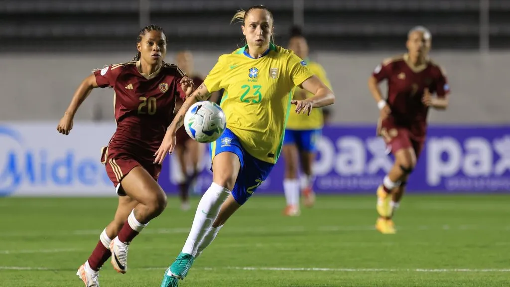 QUITO, ECUADOR – JULY 13: Isadora Haas of Brazil controls the ball during the CONMEBOL Copa America Femenina 2025 match between Brazil and Venezuela at Estadio Gonzalo Pozo Ripalda on July 13, 2025 in Quito, Ecuador. (Photo by Franklin Jacome/Getty Images)