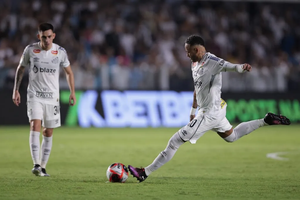 Neymar voltou ao Peixe após 12 anos. Foto: Ettore Chiereguini/AGIF