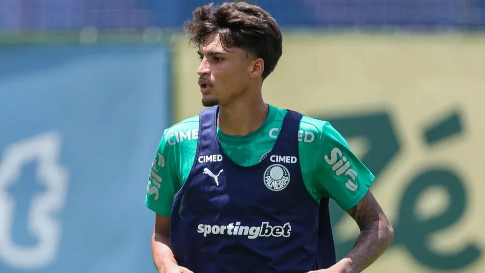 Larson ganhou oportunidade entre os profissionais no Palmeiras. Foto: Fabio Menotti/Palmeiras