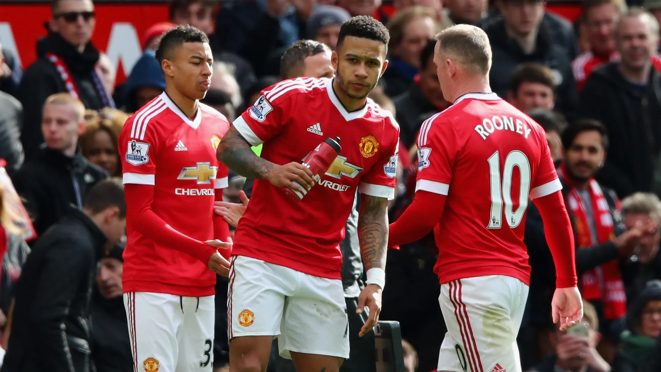 Depay e Lingard em ação pelo United em 2016.  (Photo by Clive Brunskill/Getty Images)