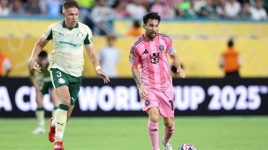Fuchs em ação contra o Inter Miami, de Messi. Foto: Megan Briggs/Getty Images