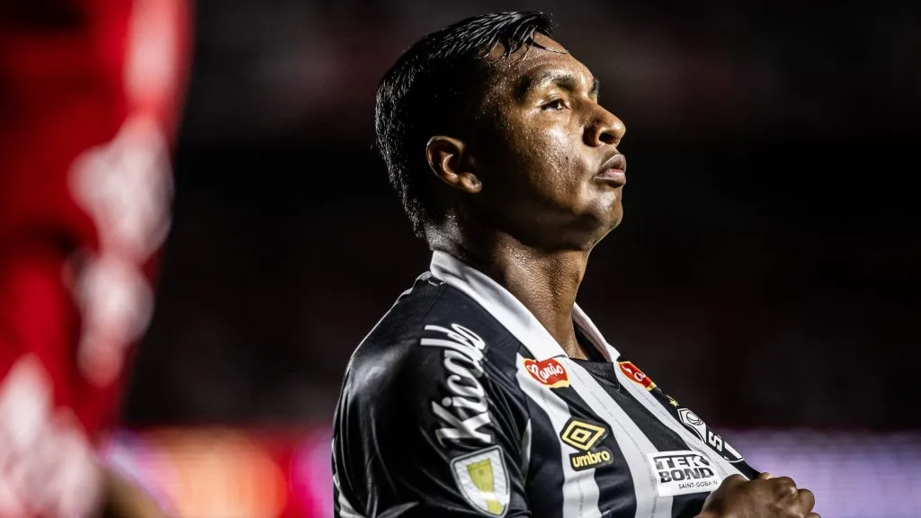 Alfredo Morelos - Foto: Raul Baretta/Santos FC.