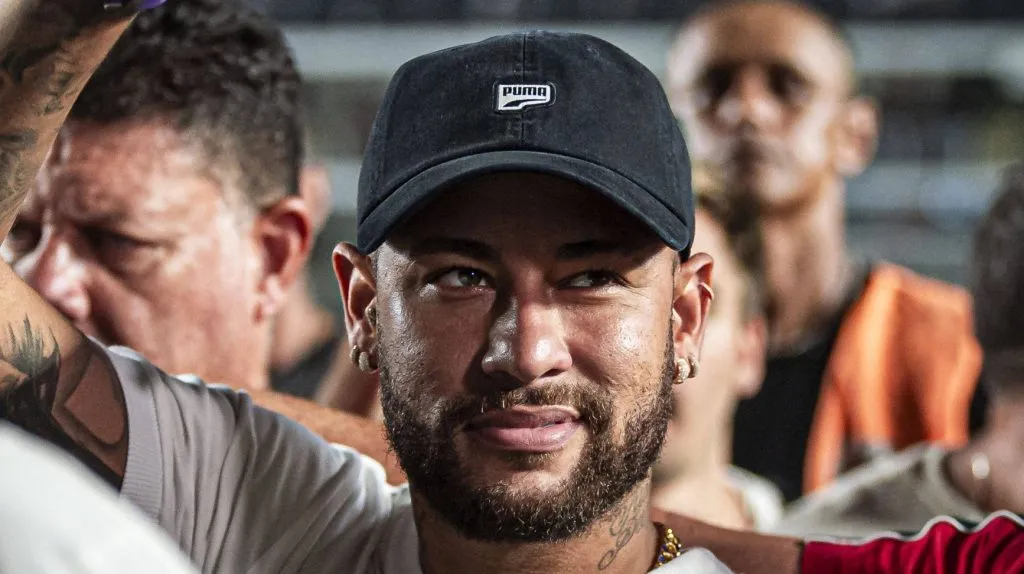 Foto: IMAGO / Fotoarena – Ney Jr. não deve retornar ao SFC na virada do ano, afirma jornalista.