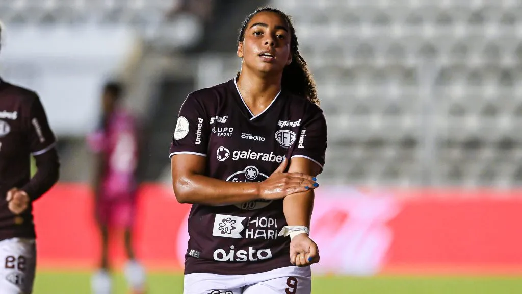Natalia Vendito jogadora da Ferroviária