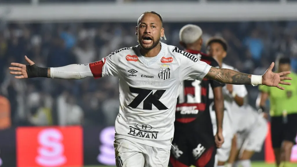 SP – SANTOS – 16/07/2025 – BRASILEIRO A 2025, SANTOS X FLAMENGO – Neymar Jr jogador do Santos comemora seu gol durante partida contra o Flamengo no estadio Vila Belmiro pelo campeonato Brasileiro A 2025. Foto: Jota Erre/AGIF