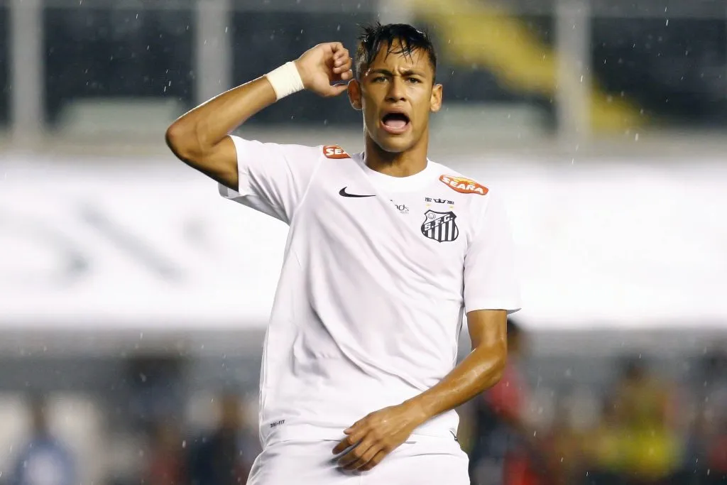 Neymar em Santos x Joinville pela Copa do Brasil de 2013, na Vila Belmiro - Foto: Ricardo Saibun / AGIF