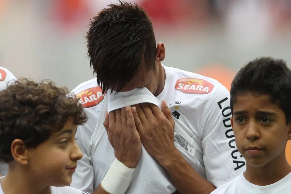 Neymar em Santos x Flamengo, pelo Campeonato Brasileiro A 2013, no Estadio Nacional de Brasilia Mane Garrincha, em 26 de Maio de 2013, Brasilia, Distrito Federal. Foto: Adalberto Marques / AGIF