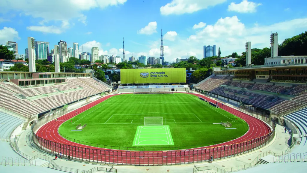 Vista completa do estádio: restauro e novas obras (Roberto Setton/Veja SP)